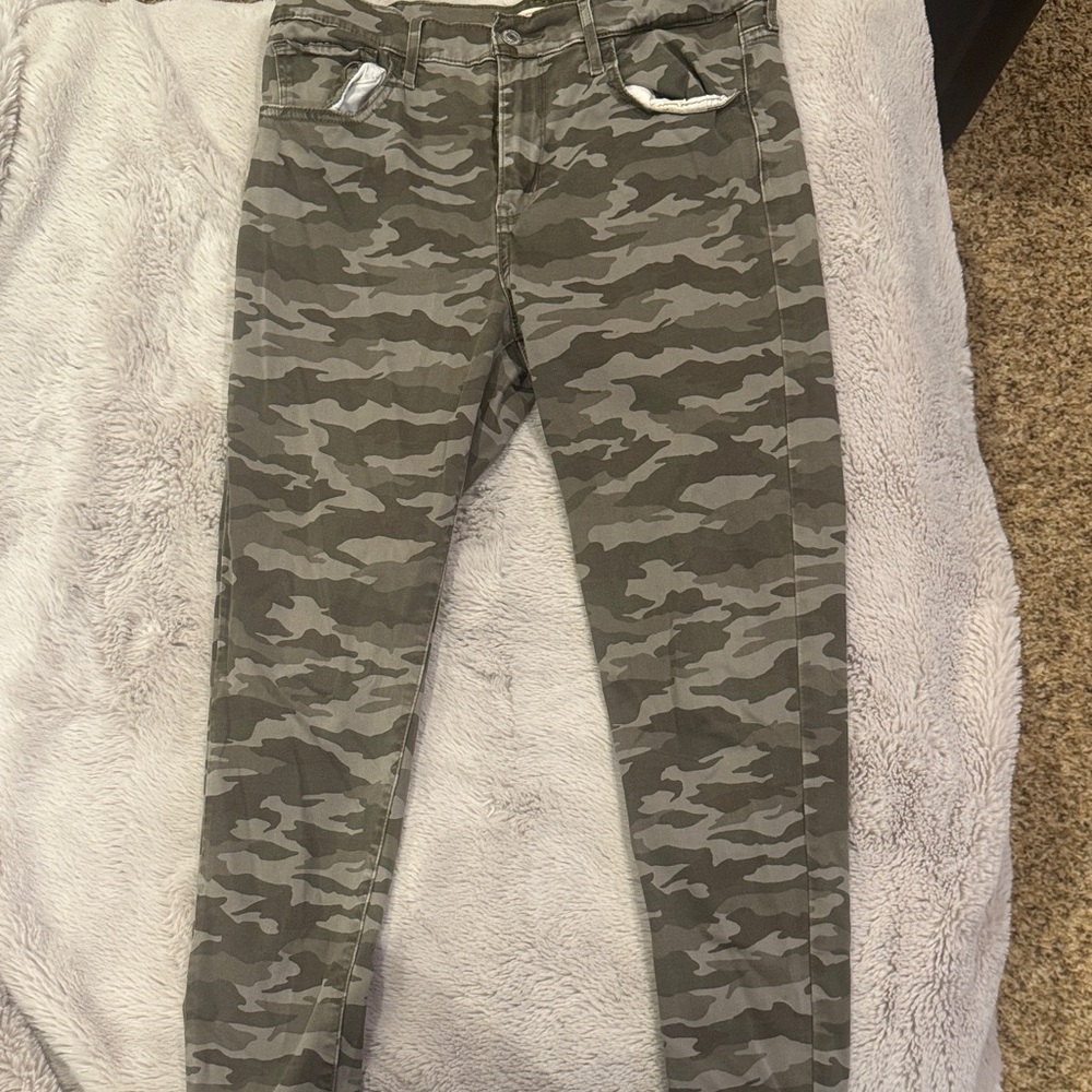 Levi's Camouflage Skinny Jeans